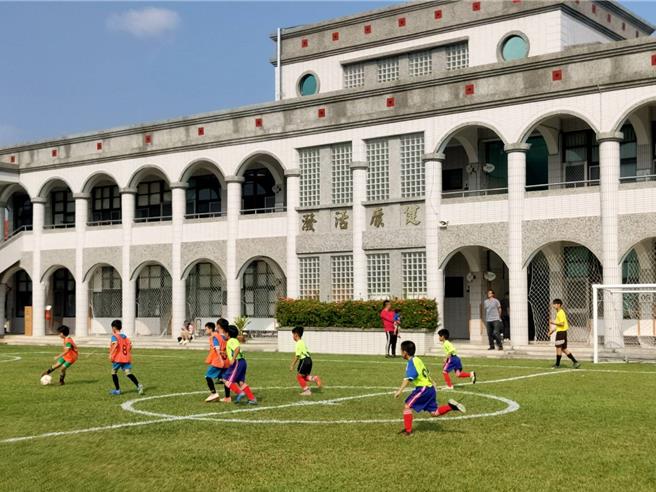 台东丰里国小多年来承办县内多数的足球比赛，持续推动「无痕球场」的观念。（台东县政府提供／蔡旻妤台东传真）