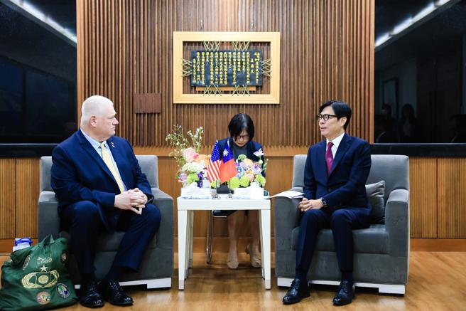 伊凡斯眾议员一行拜会陈其迈市长。（图／高雄市行国处）