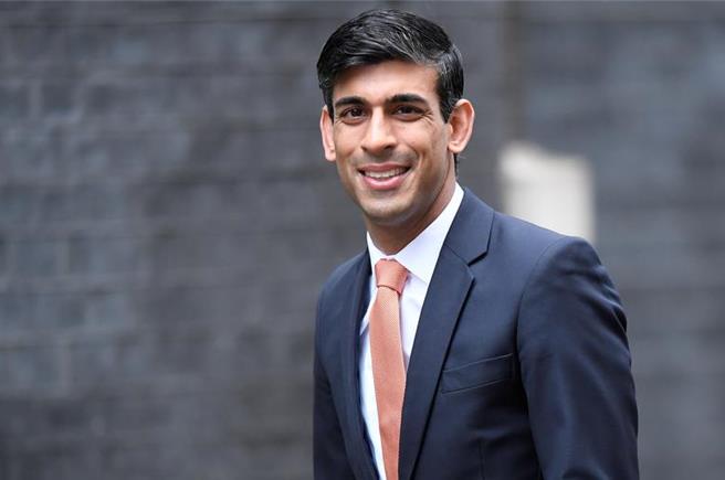 正访问英国的米佐塔基斯，发声明谴责英国首相苏纳克（见图）取消两人原定28日于伦敦举行的会议。（路透社）