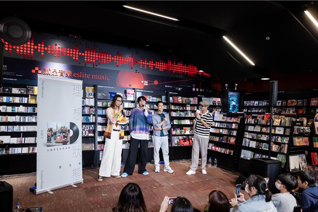 宇宙人办签名会为明年的小巨蛋20周年演唱会暖身。（相信音乐提供）