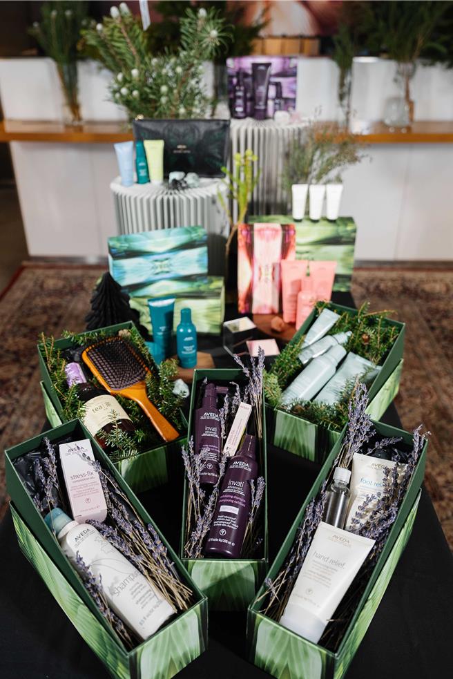Aveda X Iris van Herpen 佳节联名礼盒。（Aveda提供／黄唯淯台北传真）