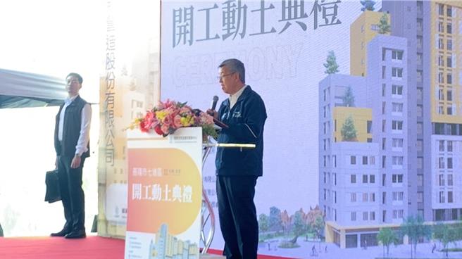 行政院长陈建仁表示，政府承诺8年兴办20万户的社会住宅，到明年底将可达标107％。（徐佑升摄）