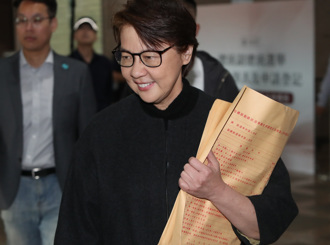 影》吳子嘉爆黃珊珊曾任郭璽律師：擋藍白合怕查潛艦案