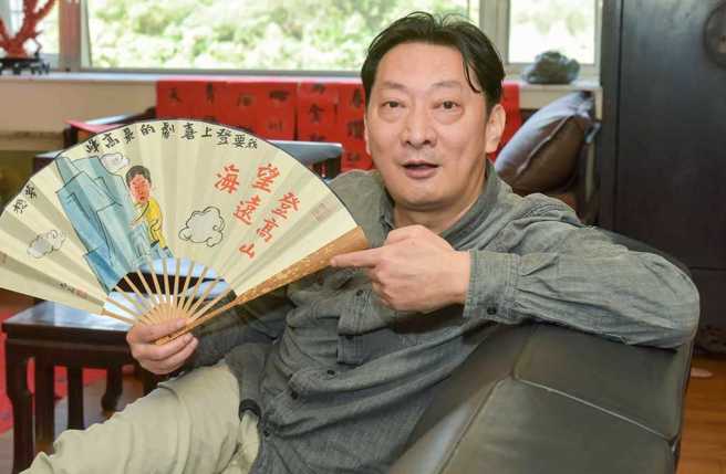 有网友说，叶元之的赵少康看板画，看来像艺人「九孔」（图）(中时资料照片)