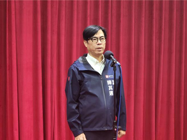 高雄市長陳其邁今（29）日痛批，侯友宜的主張是走回前總統馬英九的老路，不符合潮流，也背離台灣民意，全民不會接受。（柯宗緯攝）