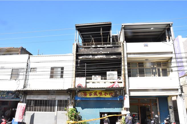 鑑识人员到场调查原因。（民眾提供／李京升苗栗传真）