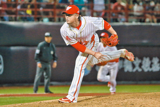 王跃霖新赛季转战台钢雄鹰。（本报资料照）