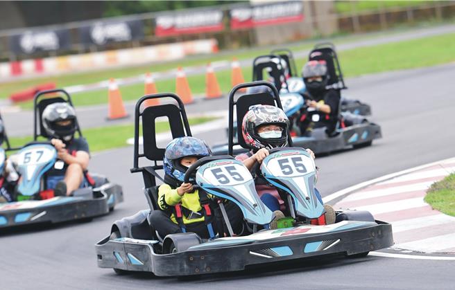 桃园市新屋区公所推广运动结合观光，12月2日将举行新屋全民运动卡丁车赛，民眾报名踊跃。（本报资料照片）
