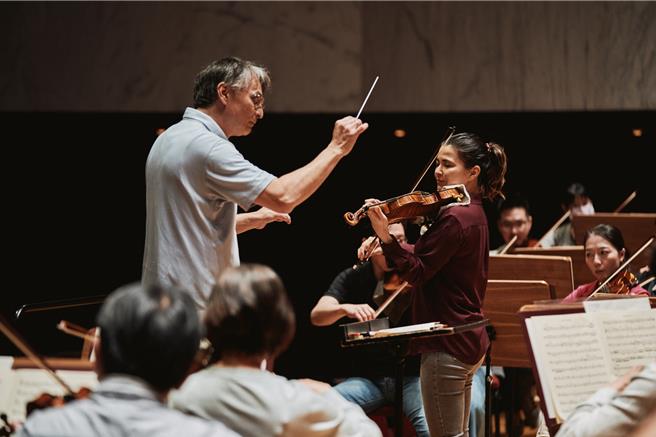 国家交响乐团音乐总监准．马寇尔本周末将指挥贝多芬第九号交响曲，以及和小提琴家五明佳廉同台演奏莫札特第三号G大调小提琴协奏曲。（国家交响乐团提供／李欣恬台北传真）