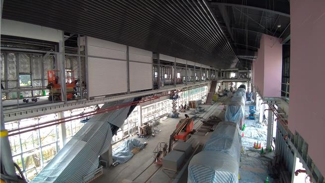 列車展示館室內施工。（苗栗縣政府提供／李京昇苗栗傳真）