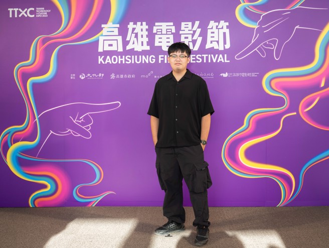 許聖宗作品《隔河》不但在高雄電影節上映外，還榮獲「高雄拍」短片獎助計畫100萬元的補助金，凸顯出《隔河》為親子關係議題帶來深刻的觸動和影響。(照片/義守大學提供) 