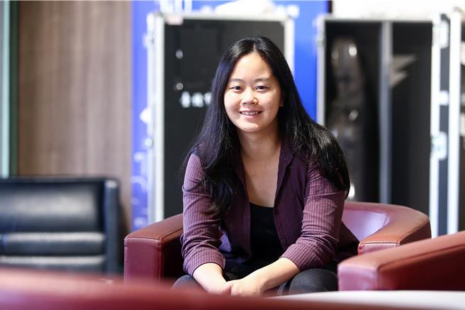 在欧洲乐坛闯出一片天的旅欧指挥家林沂蓁，本周返台以指挥身分首登场。（邓博仁摄）