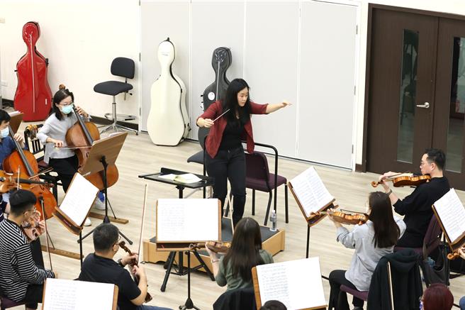 在欧洲乐坛闯出一片天的旅欧指挥家林沂蓁，本周返台以指挥身分首登场，将指挥台北市立交响乐团，演奏曲目分量颇重，包括理查．史特劳斯的最后四首歌，以及柴可夫斯基的第六号交响曲《悲怆》。（台北市立交响乐团提供／李欣恬台北传真）