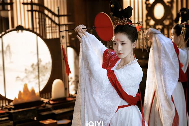 刘诗诗在剧中的舞姬扮相。（爱奇艺国际站提供）