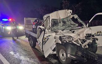 台78線離奇車禍！小貨車追撞聯結車　駕駛受困命危送醫