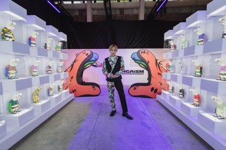 千賀健永愛上寶島「想住下來」 三師弟特地飛來台力挺個展