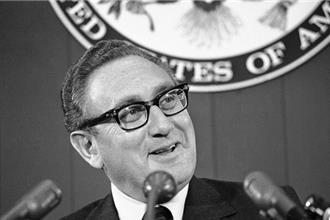 季辛吉過世》曾說「權力是終極春藥」 昔和多名女星傳緋聞被稱花花公子