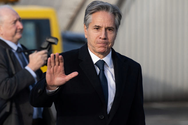 美國國務卿布林肯29日出席北約外長會議過後準備搭機離開布魯塞爾。（路透）