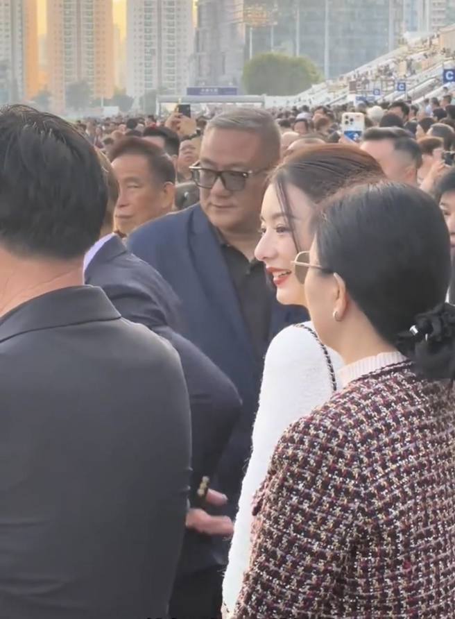 方媛的鼻子意外成焦点。（图／撷取自小红书）