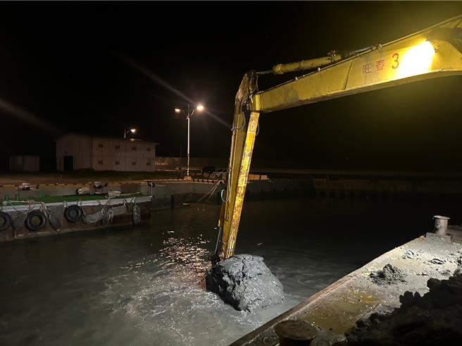 新竹市政府代办渔业署2年1次疏浚工程，今年已经完成清除21万立方公尺。（新竹市政府提供／王惠慧新竹传真）