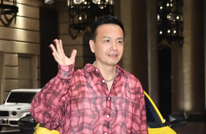 男艺人 小钟自爆曾戴上保险套约会，导致下体一度变成铁青色。（图／中时资料照）