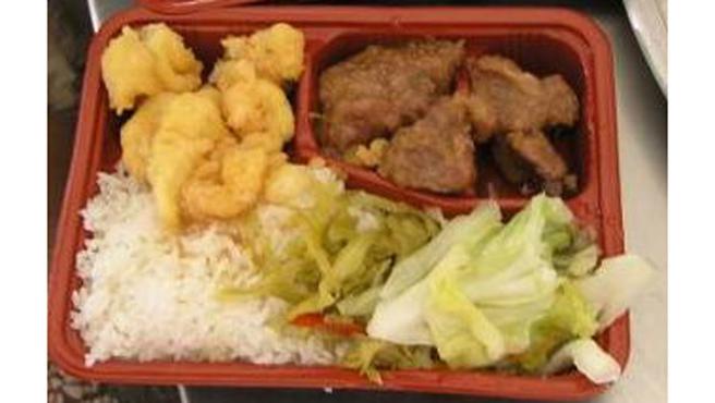 西港特色西品虾仁爌肉饭。(图片来源：西港乡公所提供)