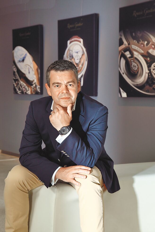 独立制表当红，知名独立制表师Romain Gauthier即是其一，近日他亲自访台带来他的腕表作品。（瑞博品提供）