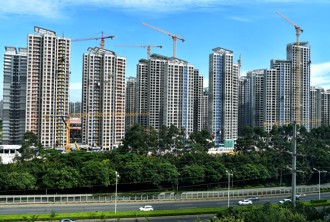 外媒：房地產拖累製造業服務業 中國經濟恐陷入惡性循環