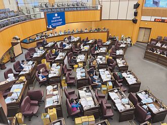 桃市環衛預算審查 藍綠數度角力