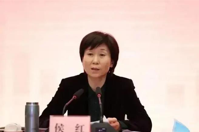 郑州暴雨问责落马前市长侯红获起復正厅级再被重用。。（大陆赤焰新闻）