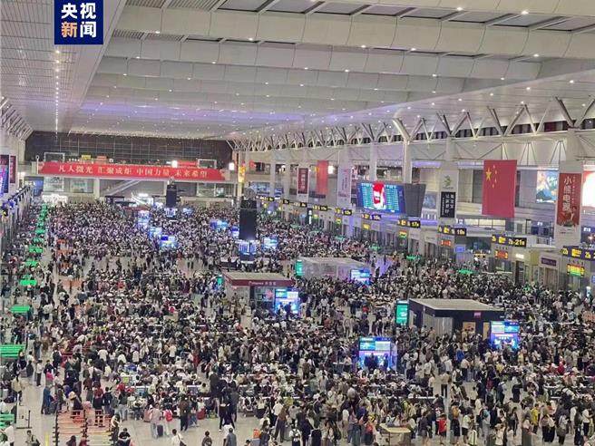 大陆1至10月服务进出口总额同比增长8.7％旅行增长71.7％。（大陆央视资料照）