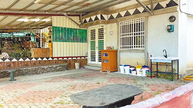 台东县金峰乡嘉兰村东侧永久屋修缮计画首度採取统包模式，制定3修缮方案，由于内容僵化，难一体适用，另将争取工程结余款进行局部改善。（萧嘉蕙摄）