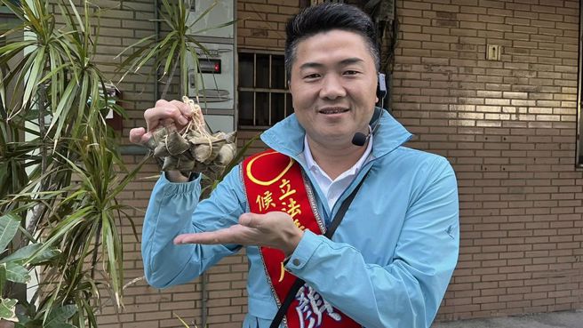 顏寬恒1日聲援徐巧芯遭控賄選，貼出「迷你粽」照片，狠酸不想配合民進黨演出。（翻攝自顏寬恒臉書）
