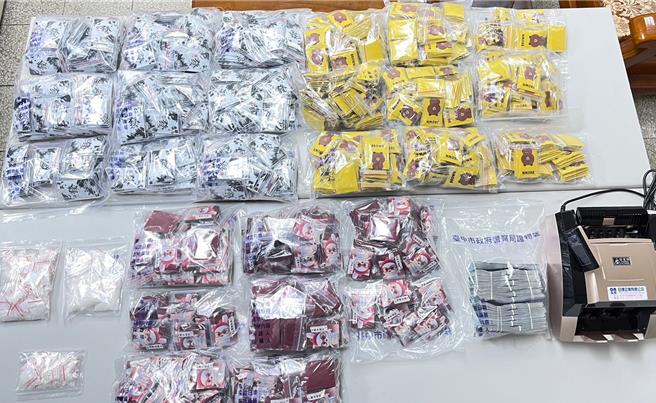 台中市刑大偵七隊破獲販毒集團，在劉姓主嫌住處，查獲超過24公斤各式毒品，估算劉嫌販毒年營業額超過5000萬元。（警方提供／王煌忠台中傳真）