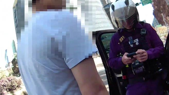 警方叫醒邱男，发现他的酒测值高达0.85。（翻摄照片／林郁平台北传真）