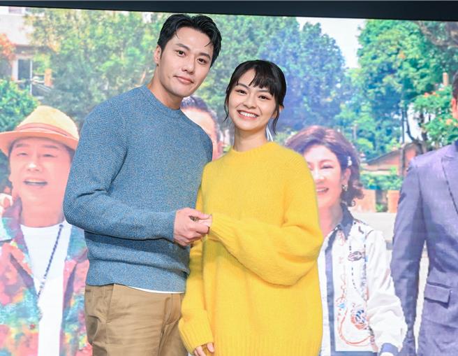 张睿家（左）和柏妍桦戏里演一对。（粘耿豪摄）