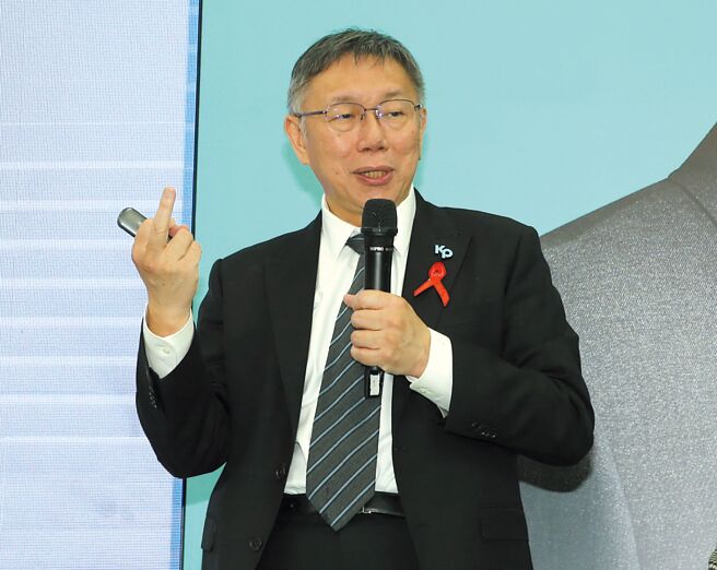 民眾党总统参选人柯文哲1日接受专访时表示，台湾政治变得非常不稳定，所以在选前40天还很难讲选举结果。（赵双杰摄）