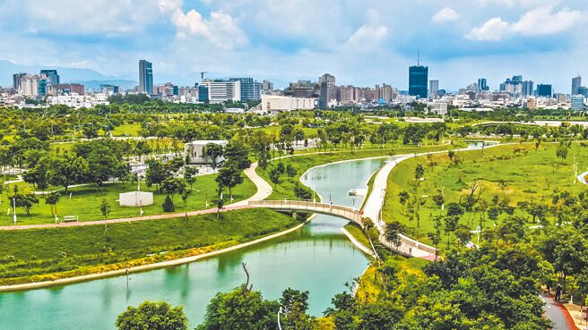 华固、兴富发等知名建商抢进台中水湳中央公园周边推案。图为水湳中央公园。（台中市政府提供）