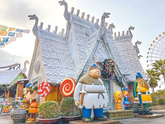 剑湖山下雪了「花漾圣诞」登场，更添节庆氛围。（剑湖山提供）