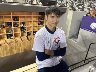 亞錦賽》接台北大巨蛋第1球 宋嘉翔：會小心把它接好