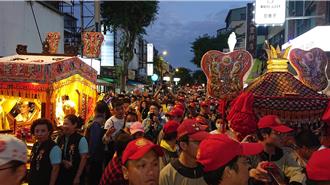 「雙媽會」魅力驚人！ 大甲媽與安平媽首度會香 安平湧入萬人朝聖