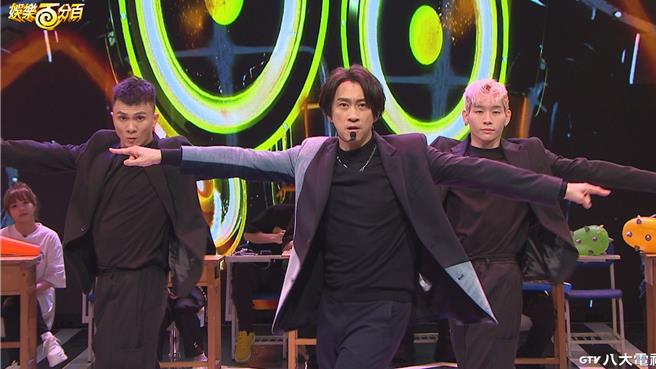 陈汉典表演新歌《Solo so long》。（八大提供）