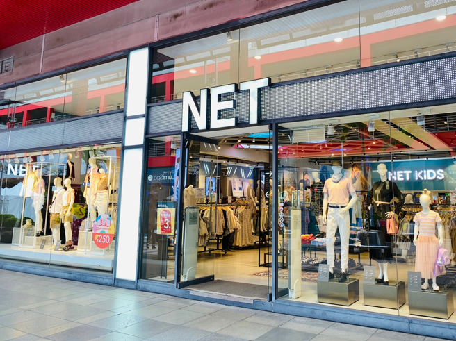 有网友大讚NET的防泼水全白帆布鞋CP值很高。（图／示意图，达志影像）