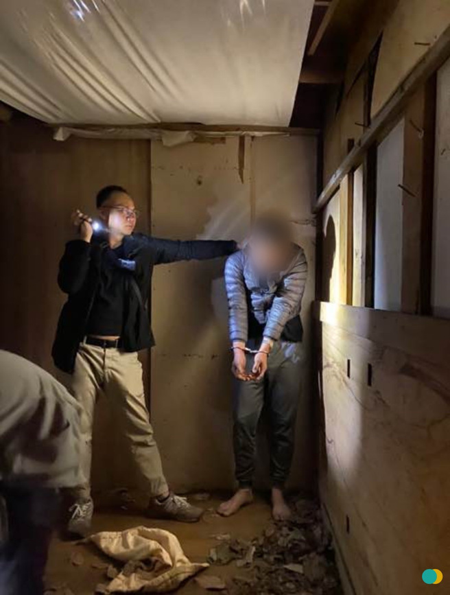 叶嫌躲在工寮内被警方发现逮捕。（警方提供）