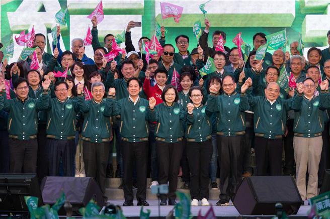 总统蔡英文3日出席赖萧配全国竞总成立，凝聚民进党的气势。图／赖萧竞总提供