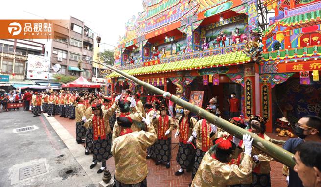 旗津天后宫五朝建醮大典仪式，订于12月24日举行，3日的竖立灯篙仪式为大典揭开序幕。（ 图片来源：旗津天后宫提供）