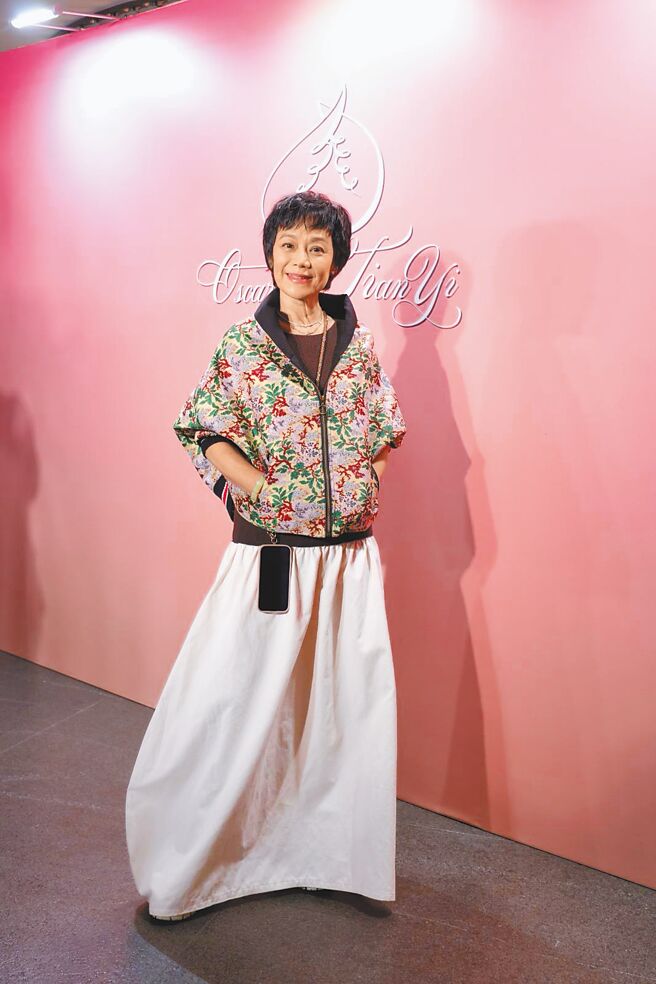 张艾嘉2日出席独子王令尘婚礼，对新人献上祝福。（Number One PR Communication Limited提供）