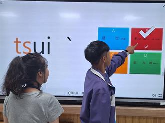 因應本土語文列必修  教育部編製高中客語、閩東語教材