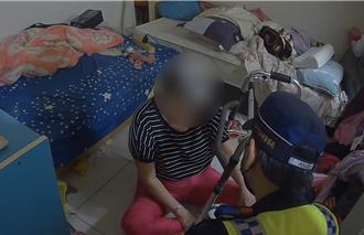 「牽手」落難卻幫不上忙 老翁有苦衷只好求助他