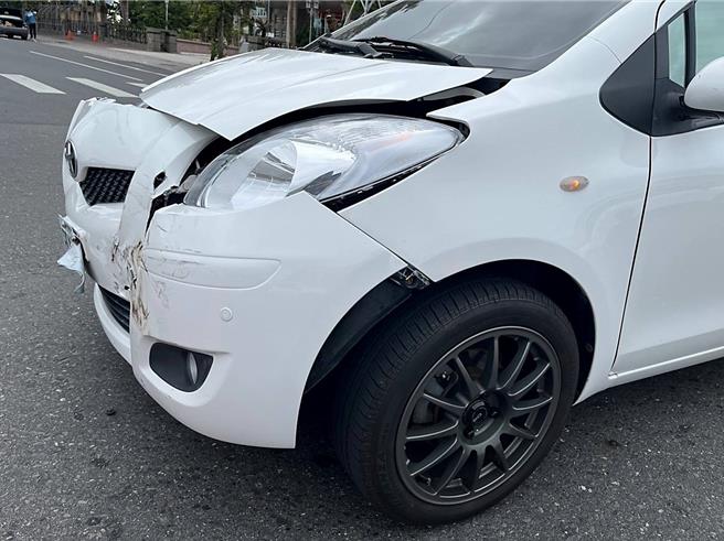 民進黨台東縣黨部主委、縣議員簡維國2日下午於中興路段與1台轎車發生擦撞，雙方車損，無人傷亡，簡酒測值0.16毫克／公升超標。（台東縣警察局提供／蕭嘉蕙台東傳真）